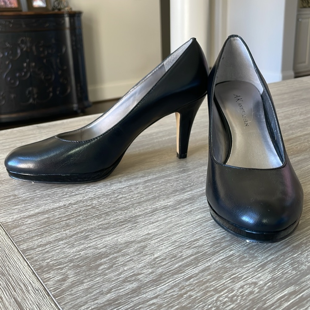 Anne Klein black pumps 6